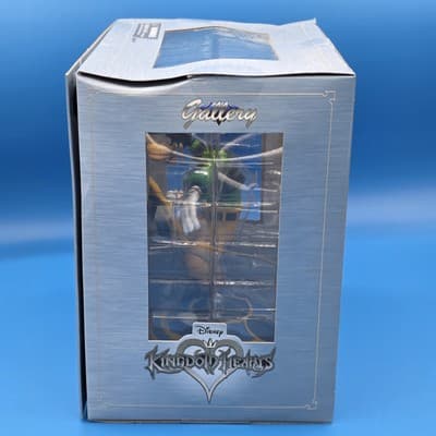 NEW Disney Kingdom Hearts Gallery Gamestop Exclusive Goofy Statue Diamond Select - Thumbnail 5