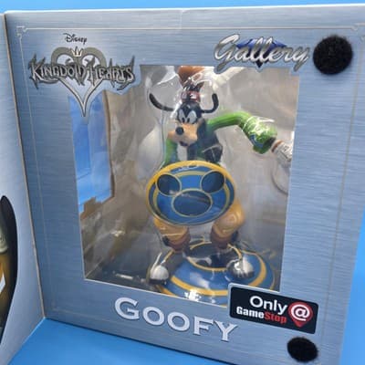 NEW Disney Kingdom Hearts Gallery Gamestop Exclusive Goofy Statue Diamond Select - Thumbnail 7