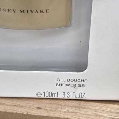 INTENSE L'eau D'issey Pour Homme Set 2.5oz Natural Spray + 3.3oz Shower Gel - Thumbnail 3