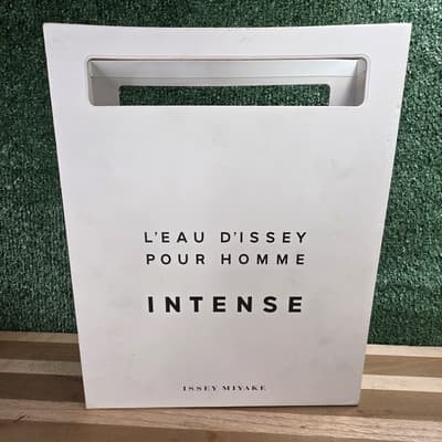 INTENSE L'eau D'issey Pour Homme Set 2.5oz Natural Spray + 3.3oz Shower Gel - Thumbnail 6