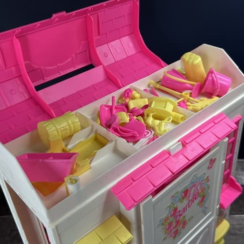 Vintage 1995 Barbie Feeding Fun Stable Playset & Accessories Not Complete - Thumbnail 10