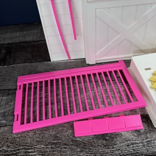 Vintage 1995 Barbie Feeding Fun Stable Playset & Accessories Not Complete - Thumbnail 3