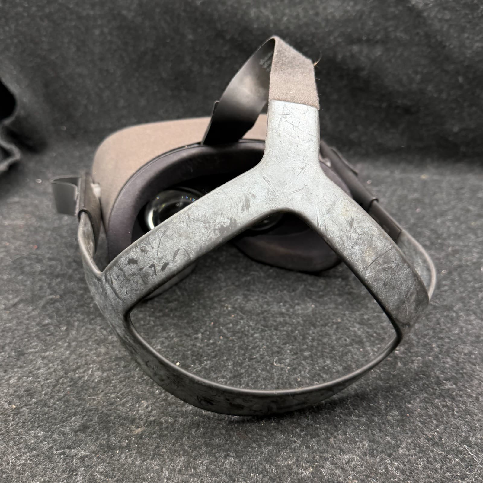 Oculus Quest MH-B Standalone All-In-One VR Gaming Headset Black Built-In Audio - Thumbnail 4