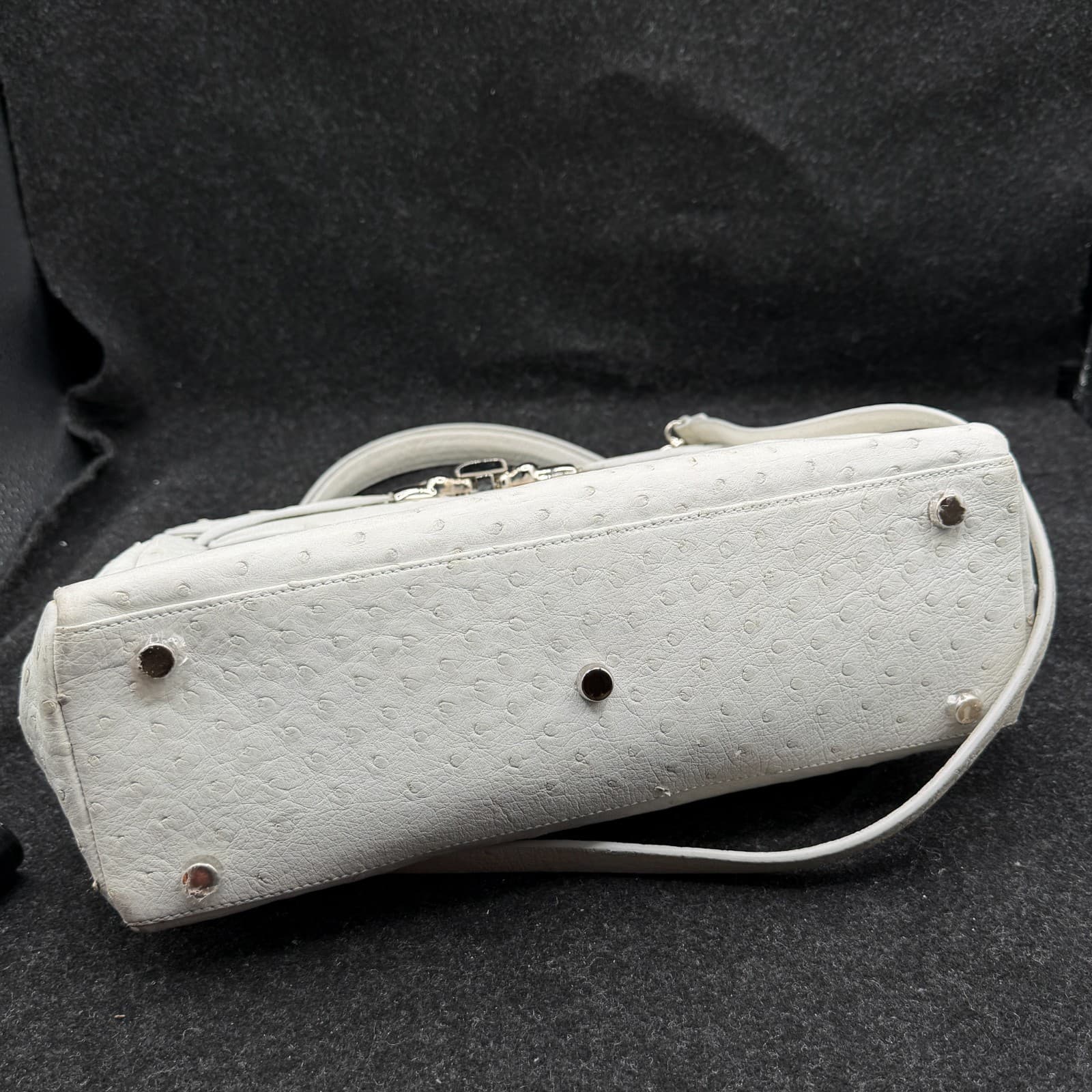 House of Borel Maiden Lane Ostrich Turn Lock The Kelly Hand Bag White - Thumbnail 10
