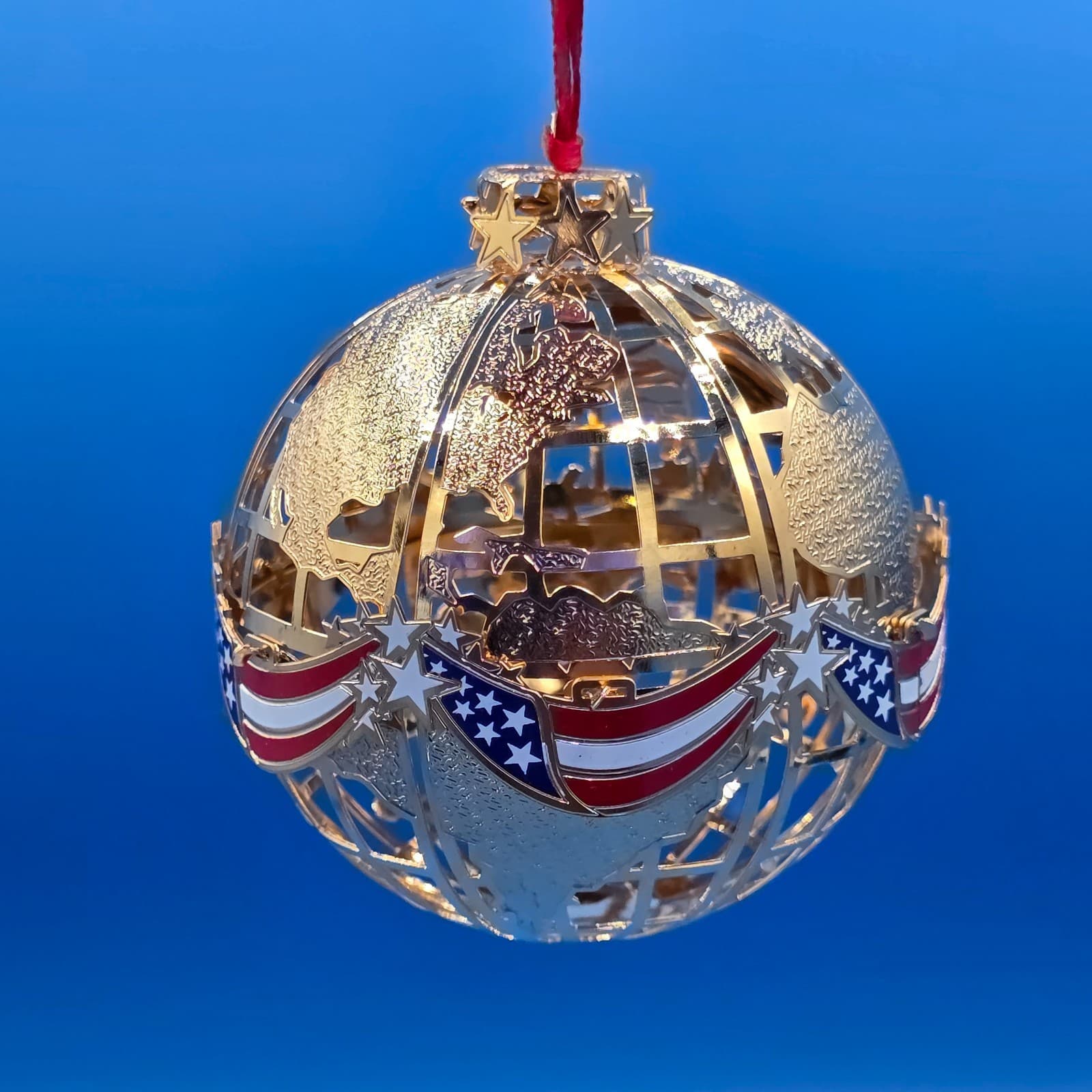 Color the World Danbury Mint American Spirit Collection 23k Gold Plated Ornament - Thumbnail 4