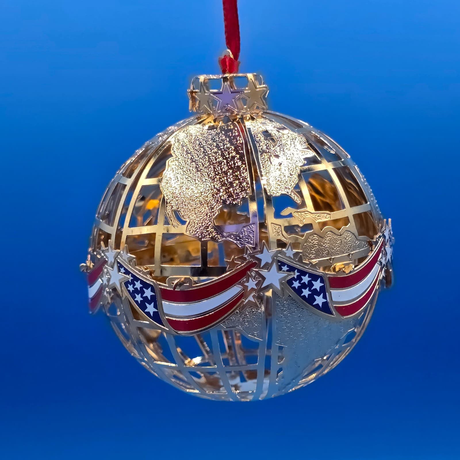 Color the World Danbury Mint American Spirit Collection 23k Gold Plated Ornament - Thumbnail 5