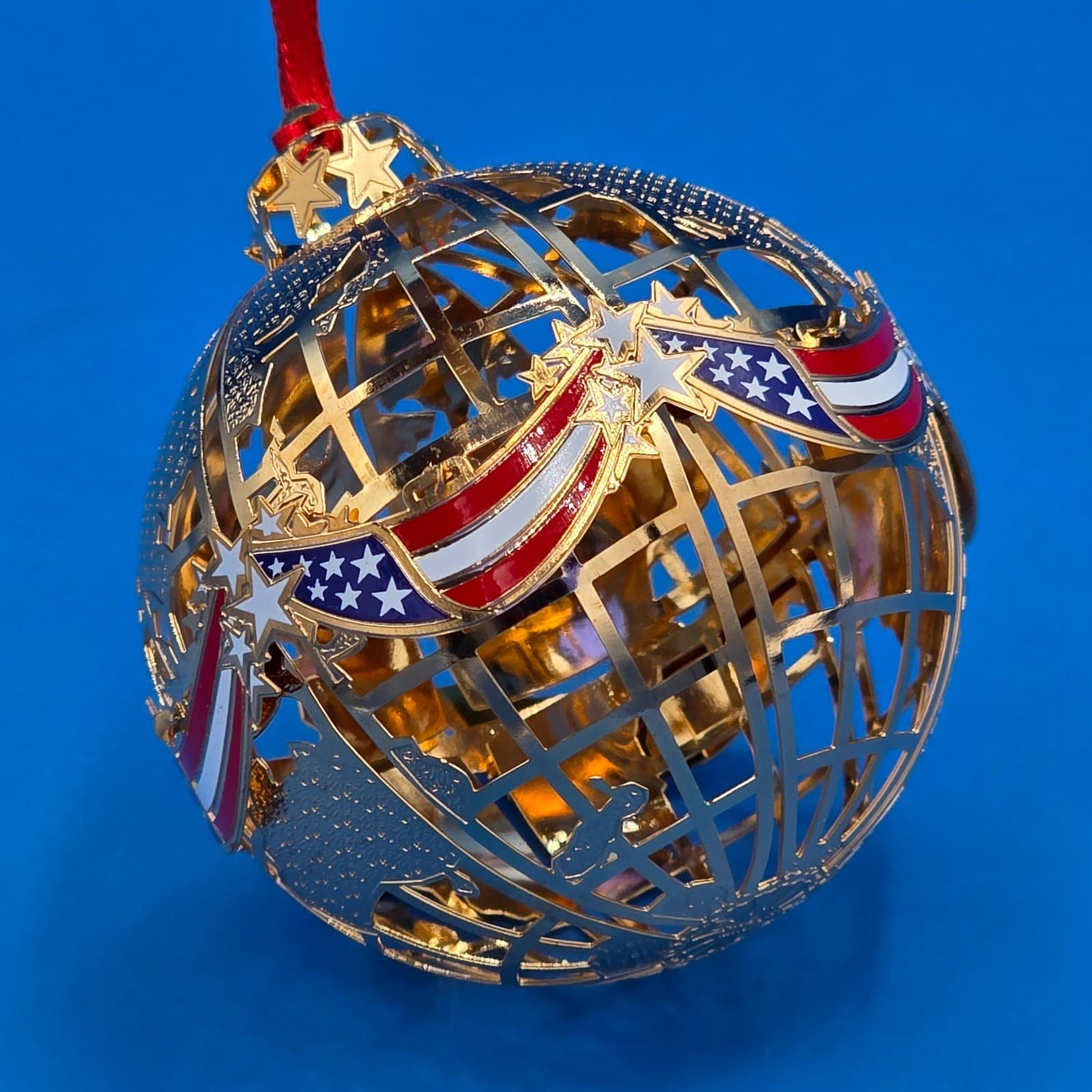 Color the World Danbury Mint American Spirit Collection 23k Gold Plated Ornament - Thumbnail 2