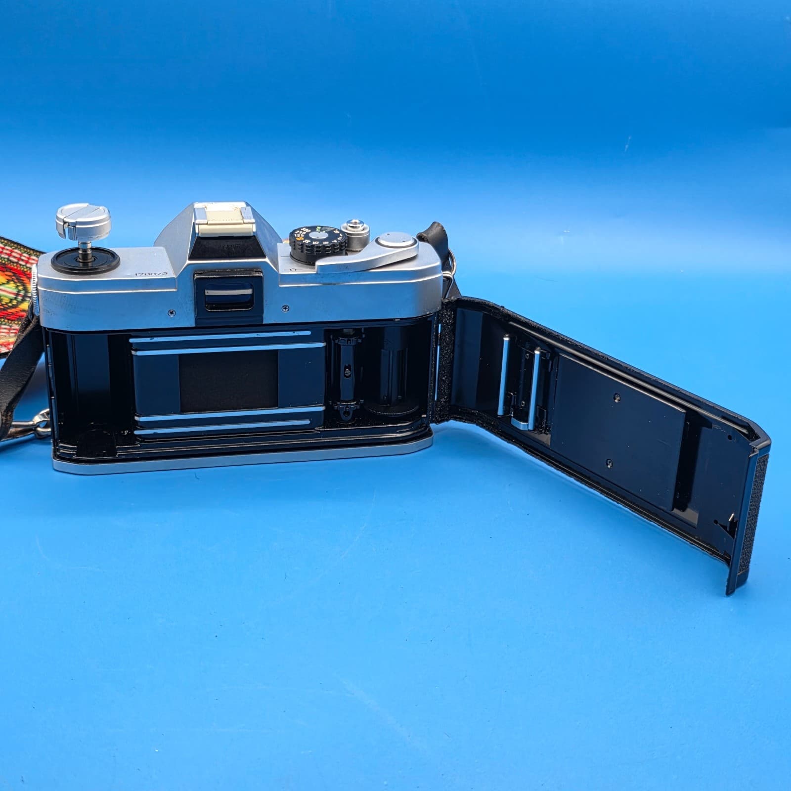 Canon TX Silver 35mm Film SLR Camera Body 709 - Thumbnail 9
