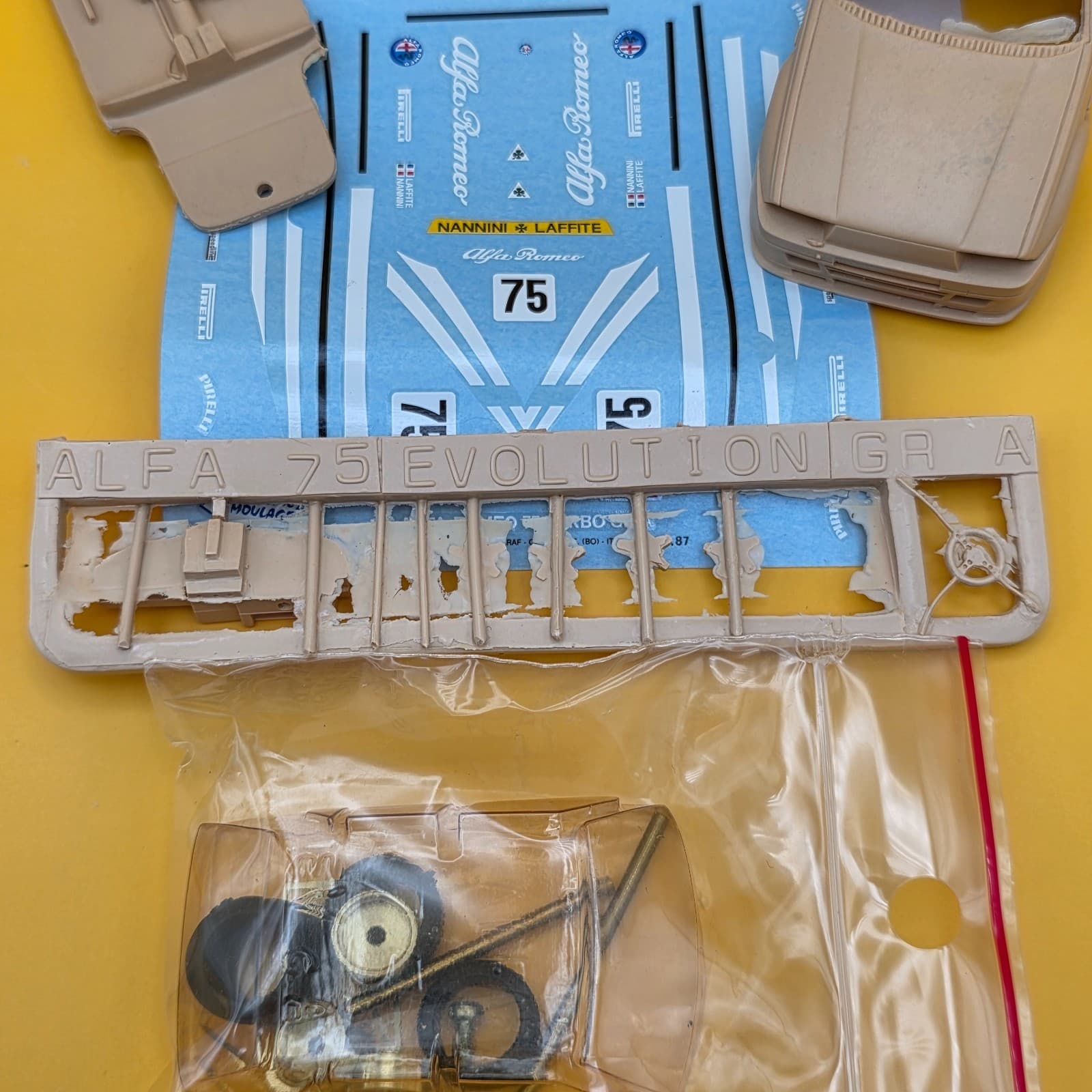 Provence Moulage 1/43 Scale Unbuilt Kit Alfa Romeo 75 Turbo Model Kit French - Thumbnail 3