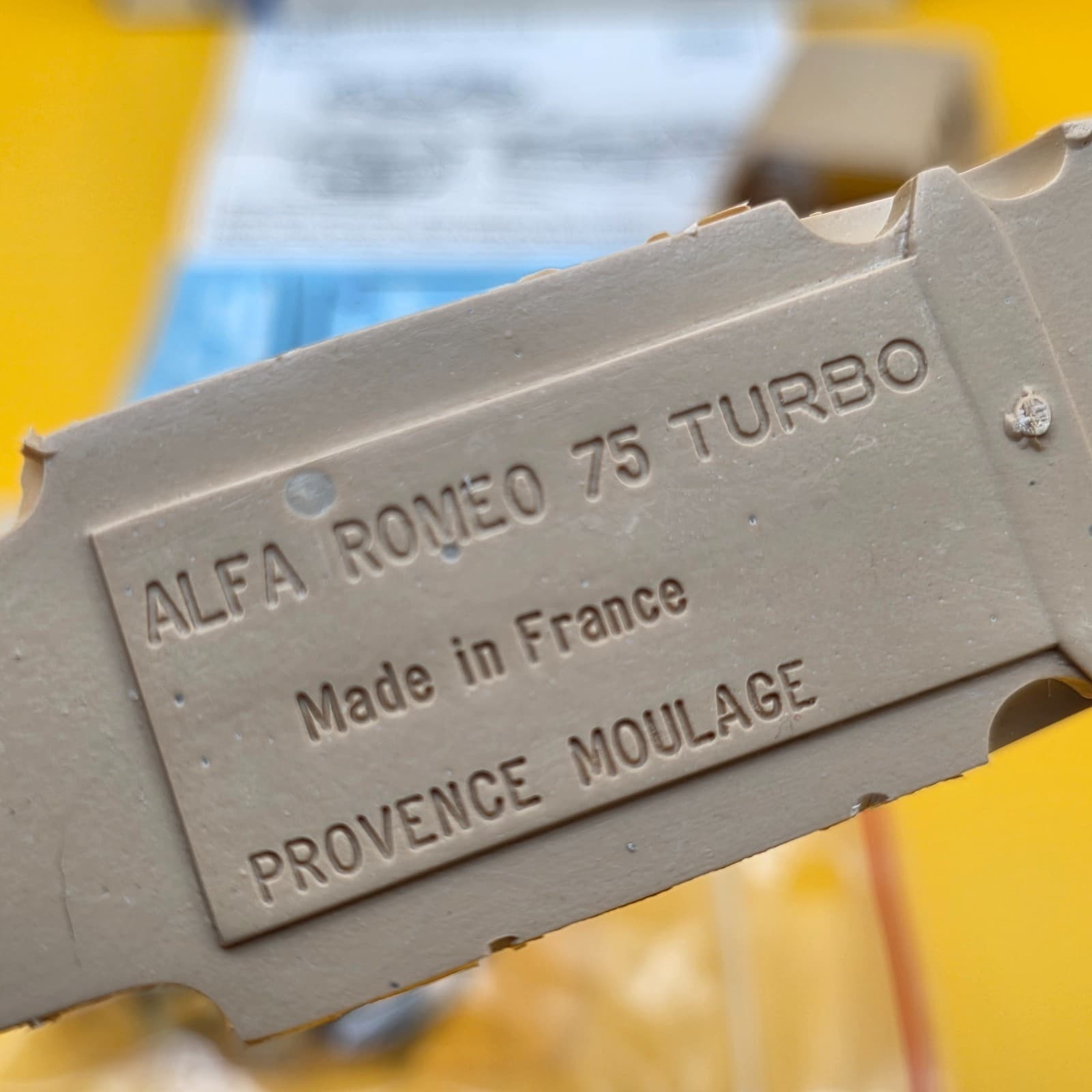 Provence Moulage 1/43 Scale Unbuilt Kit Alfa Romeo 75 Turbo Model Kit French - Thumbnail 8
