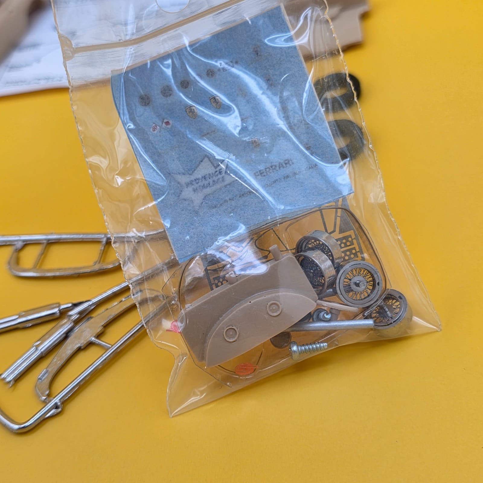 60704 Provence Moulage MRF 1/43 - Ferrari 250 GT Bertone 1964 - Thumbnail 9