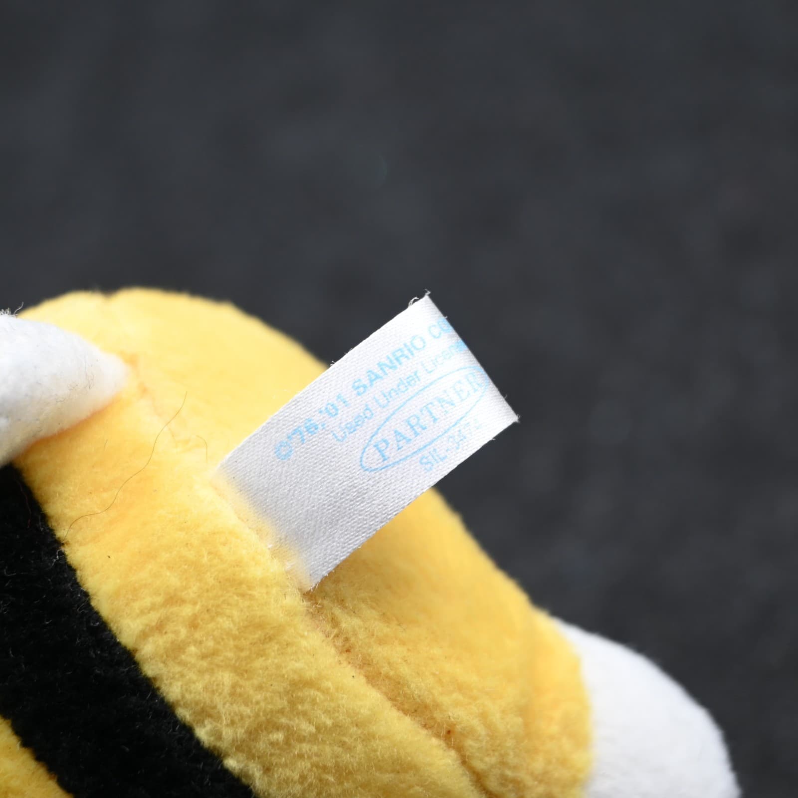 Vintage 2001 Partner Sanrio Hello Kitty Kind & Pretty Bumble Bee 6” Plush RARE - Thumbnail 9
