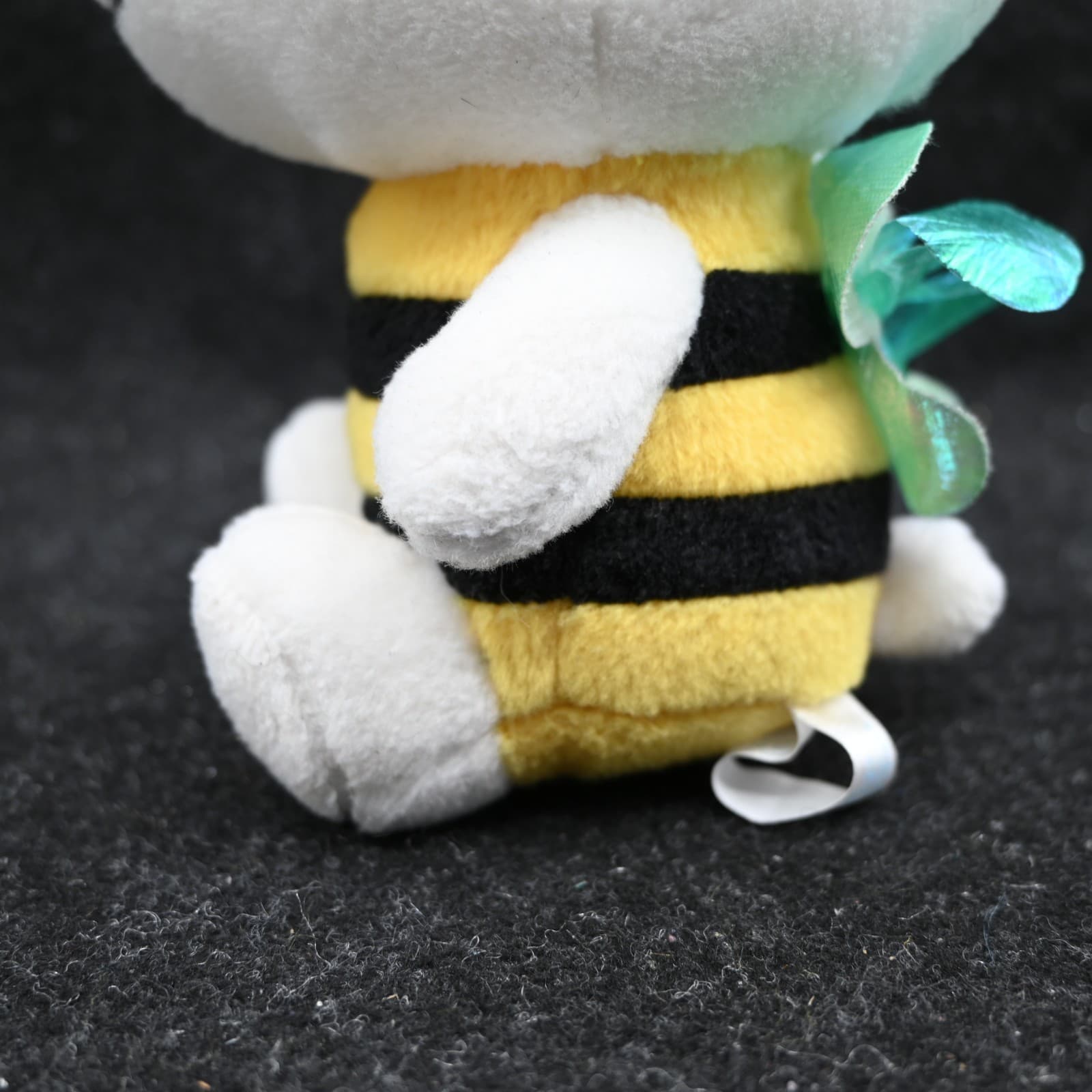 Vintage 2001 Partner Sanrio Hello Kitty Kind & Pretty Bumble Bee 6” Plush RARE - Thumbnail 3