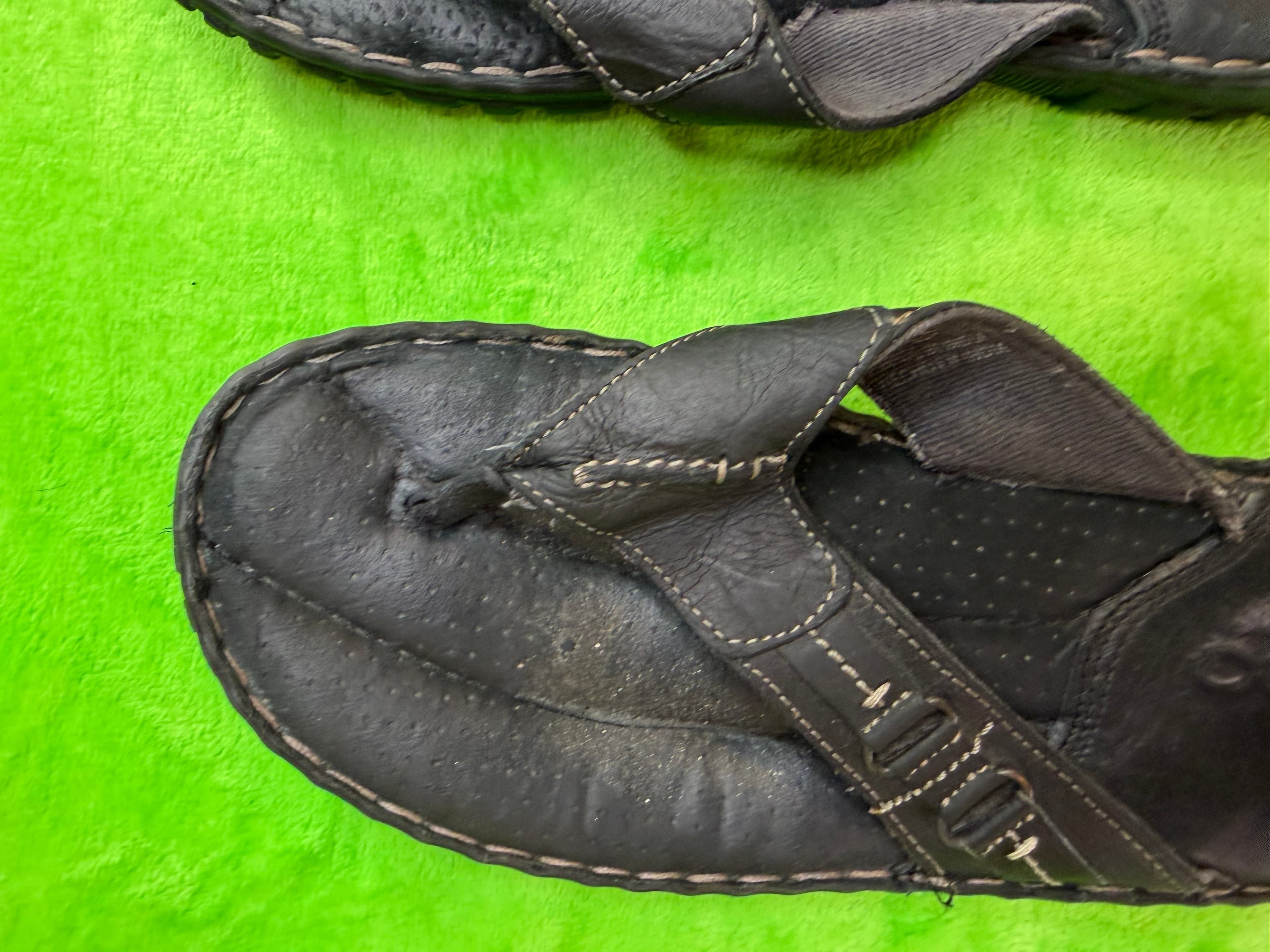 ALDO Men's Black Leather Thong Sandals Sz 9 / EU 42 Lug Sole - Thumbnail 4