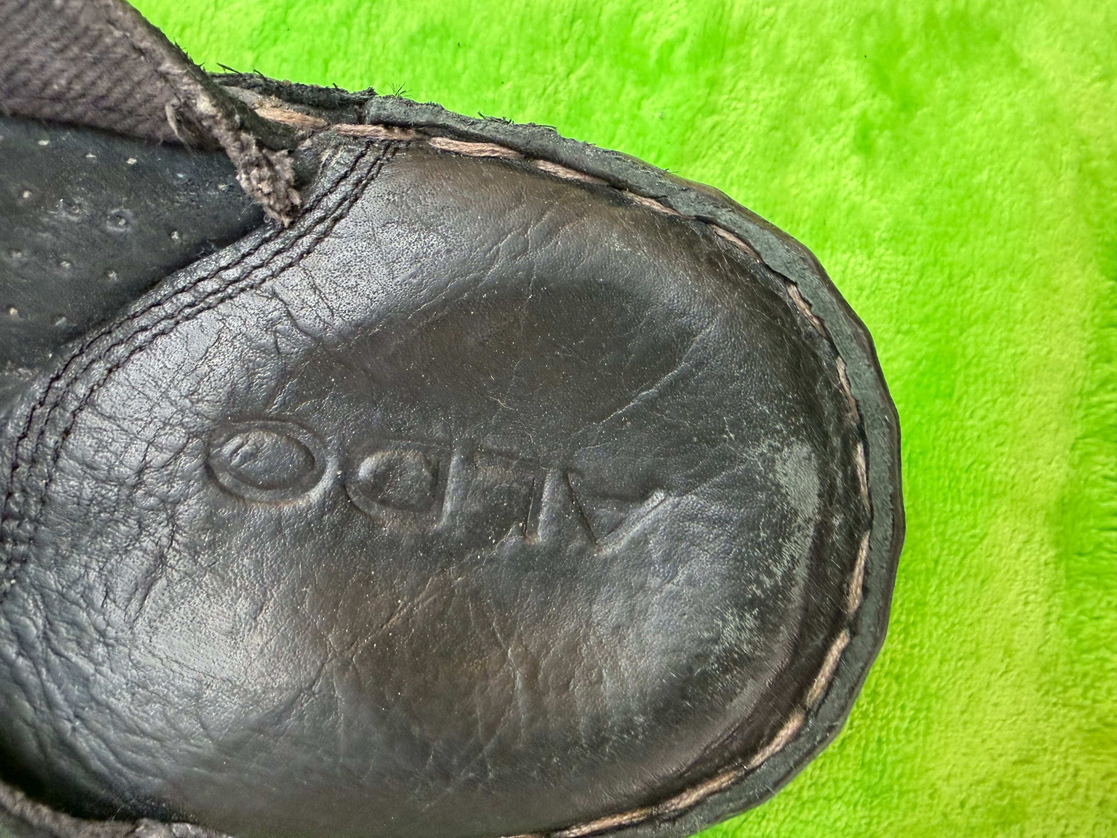 ALDO Men's Black Leather Thong Sandals Sz 9 / EU 42 Lug Sole - Thumbnail 2