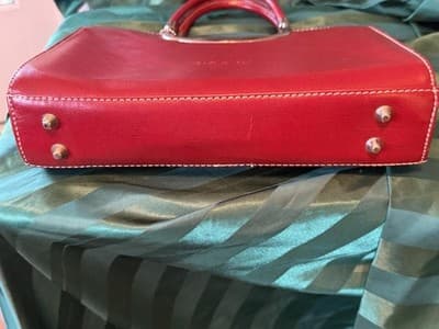 Vintage Leather Bag w/ Silver Hardware & "Gucci" exterior - Thumbnail 2