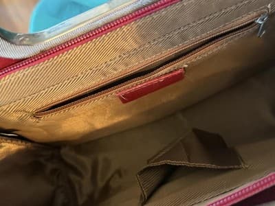 Vintage Leather Bag w/ Silver Hardware & "Gucci" exterior - Thumbnail 4
