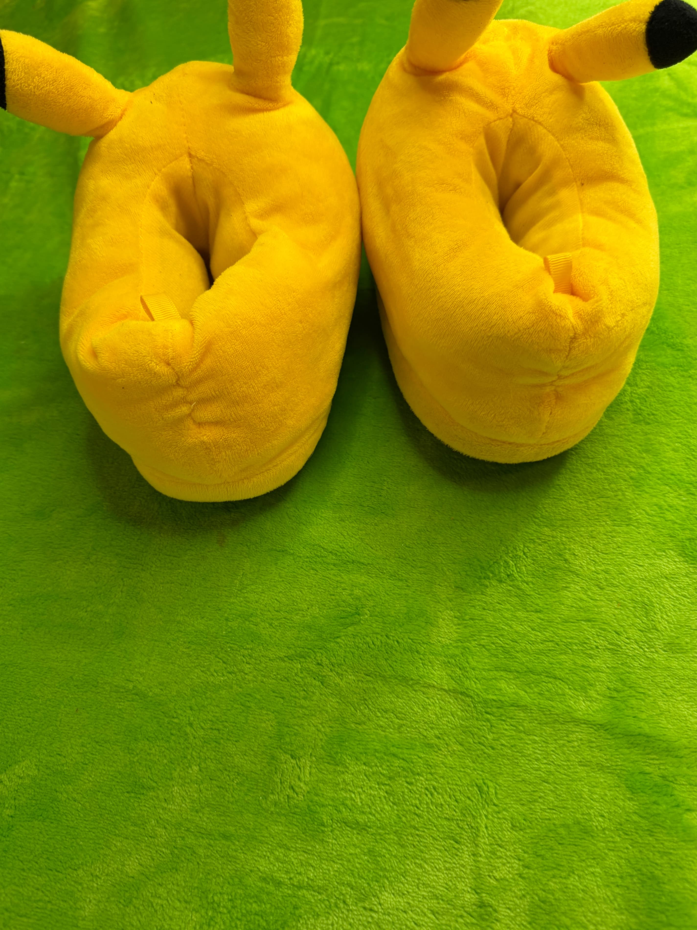 Pokémon Pikachu Winking Plush Slippers Kids Sz 13/1 Yellow - Thumbnail 4