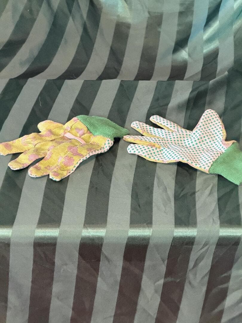 Pair of KIDS Green and Yellow Work Gloves with Grip Dots
