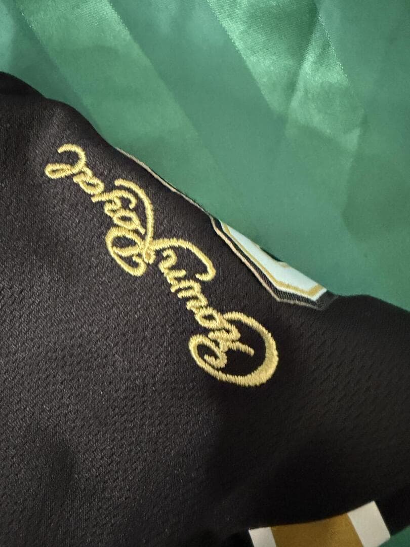 Crown Royal Black Drawstring Bag with Gold Stripes - Thumbnail 4