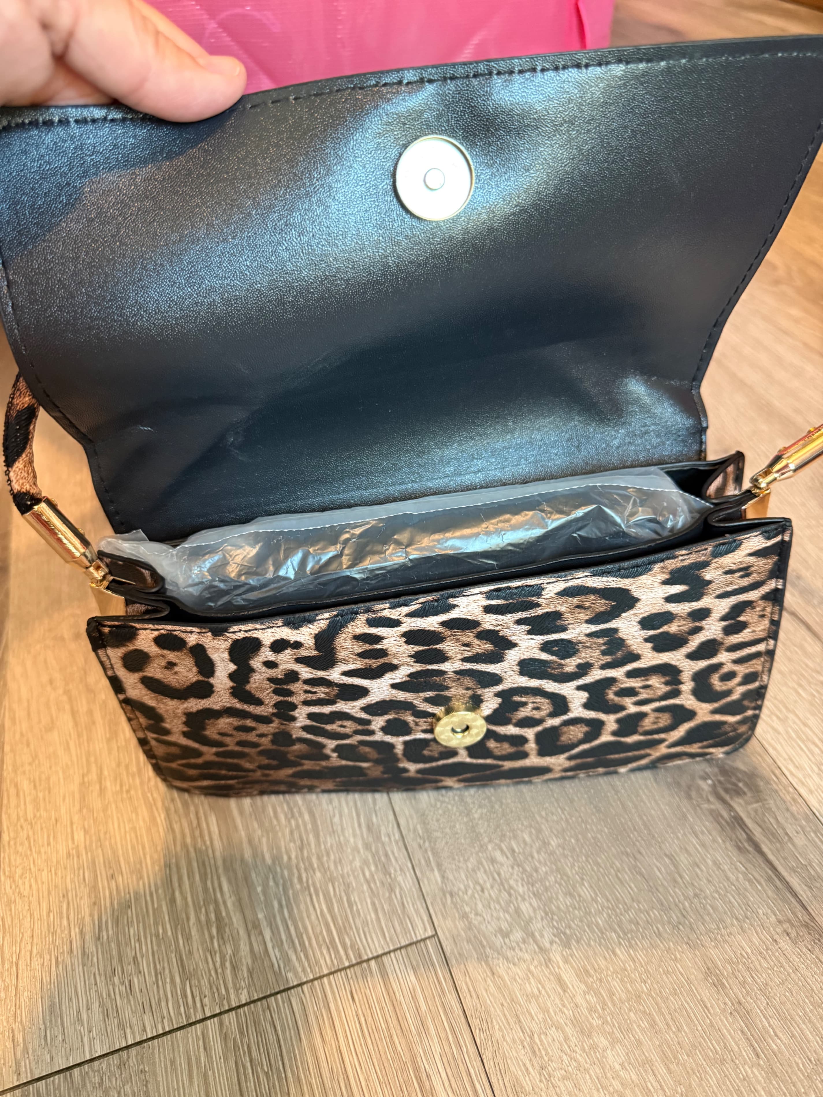 Leopard Print Shoulder Bag with Magnetic Closure - Thumbnail 2