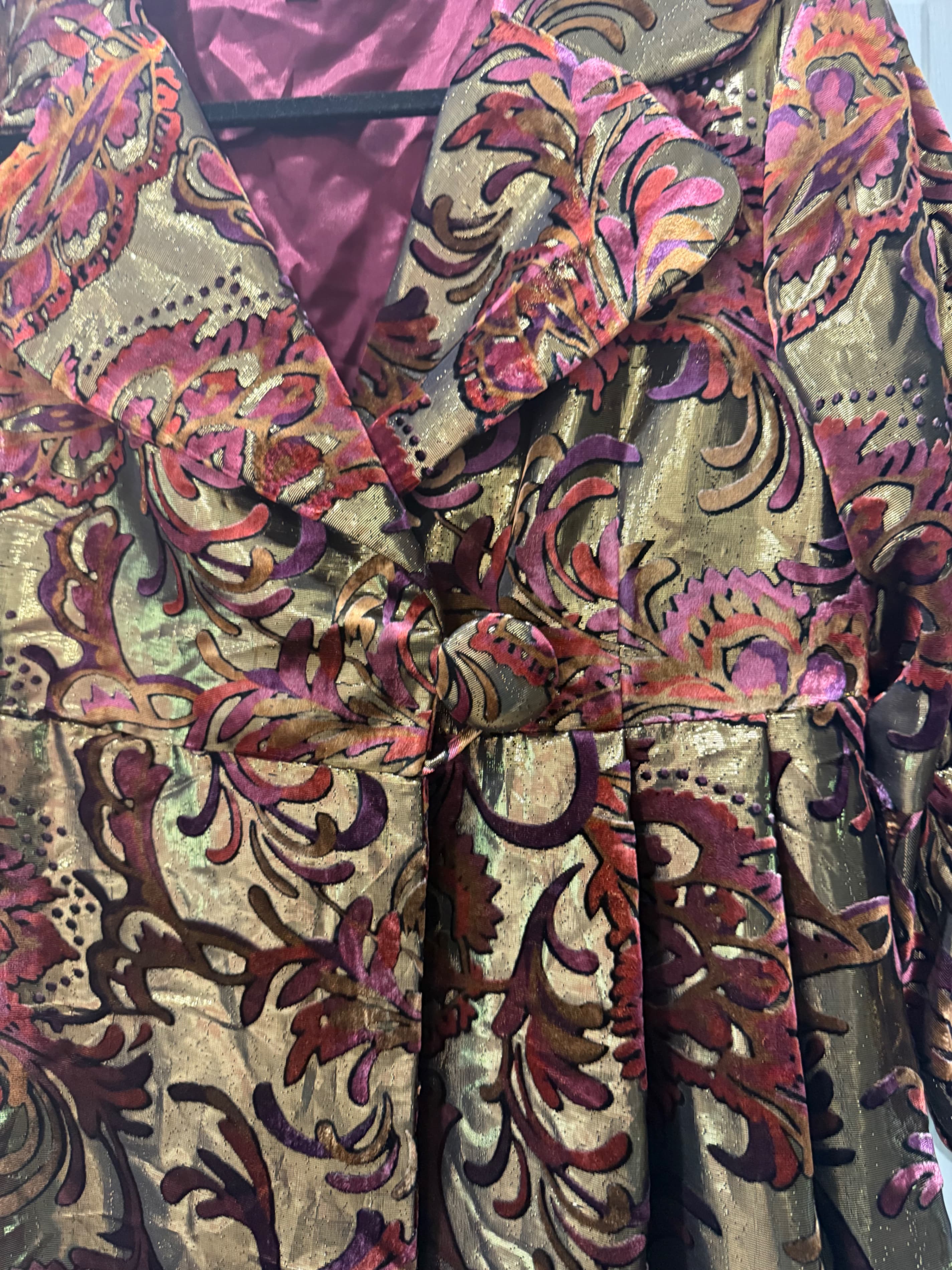 Boho Chic Floral Brocade Coat with Wide Collar - Thumbnail 2