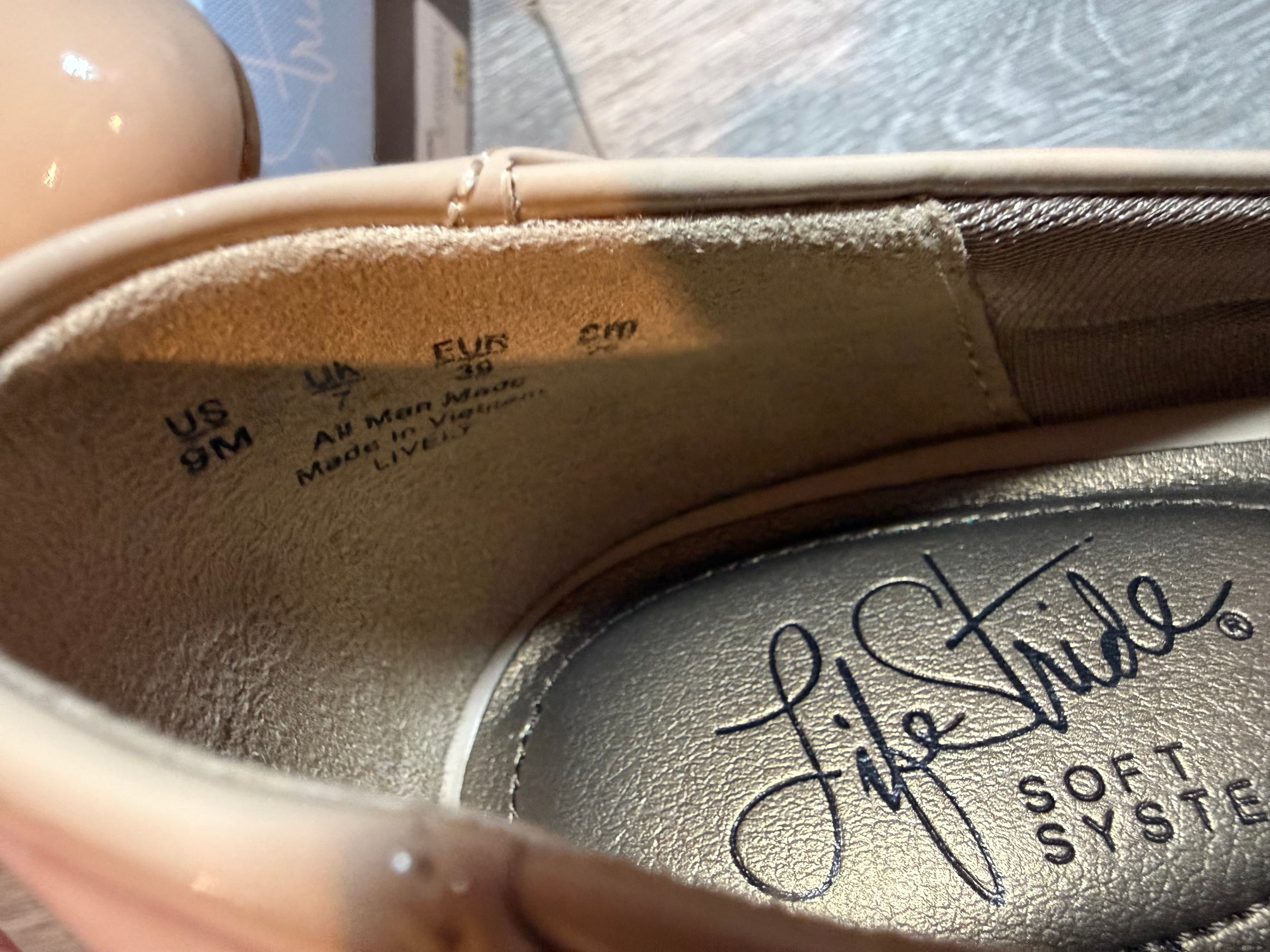 LifeStride Lively Taupe Patent Pumps Size 9M - Thumbnail 4