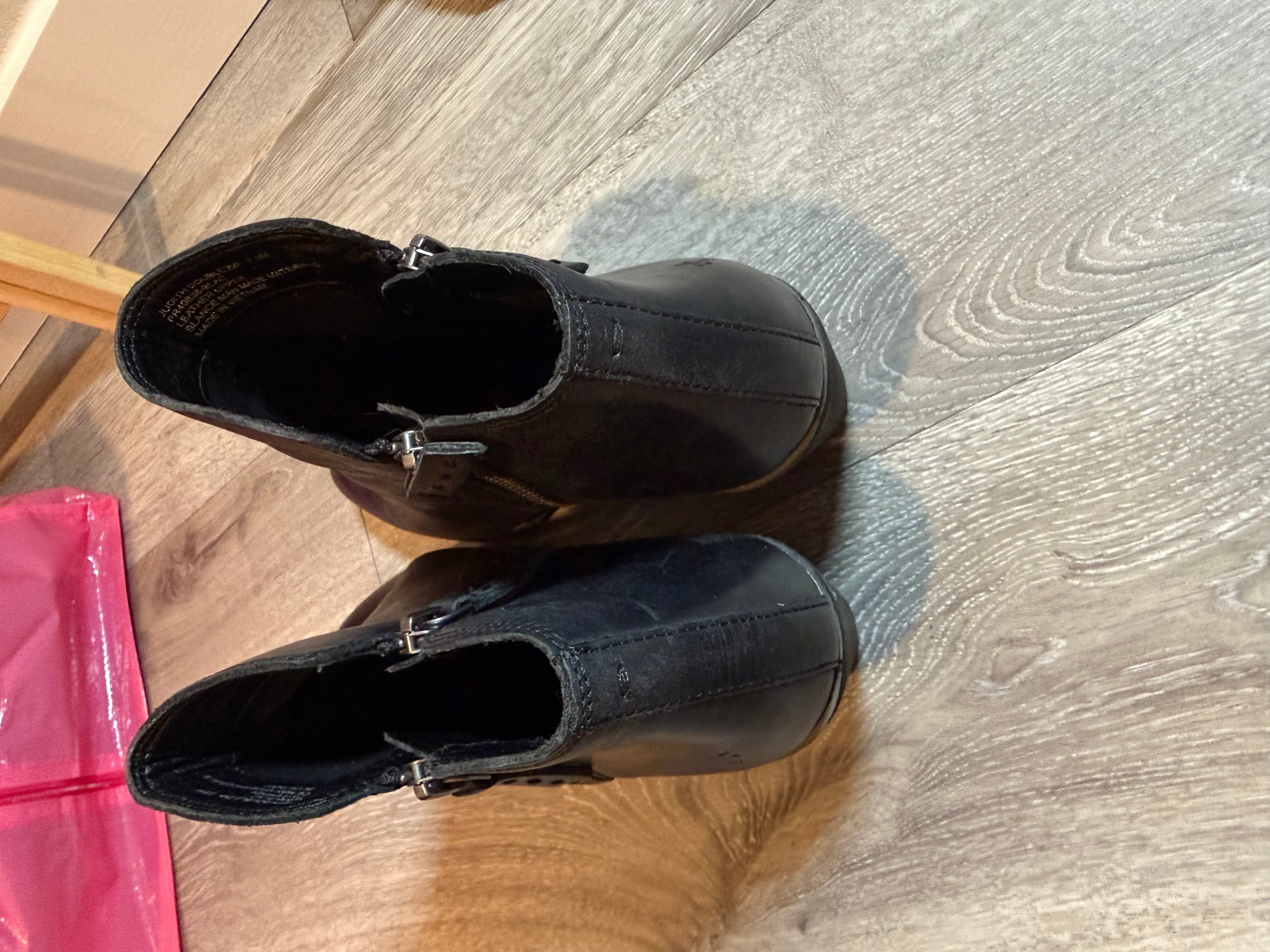 Black Leather Ankle Boots with Side Zipper - Thumbnail 2