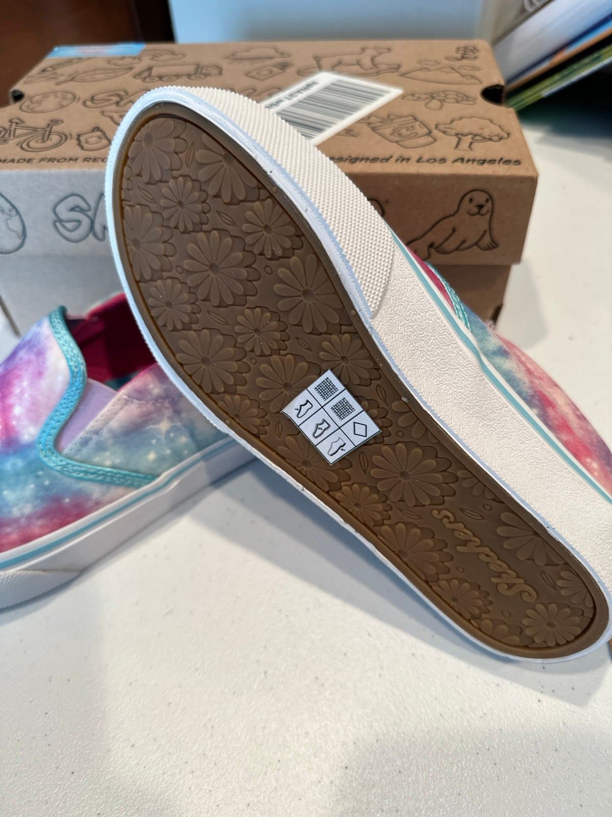 SKECHERS Girls 2 new tie dye slip on - Thumbnail 3