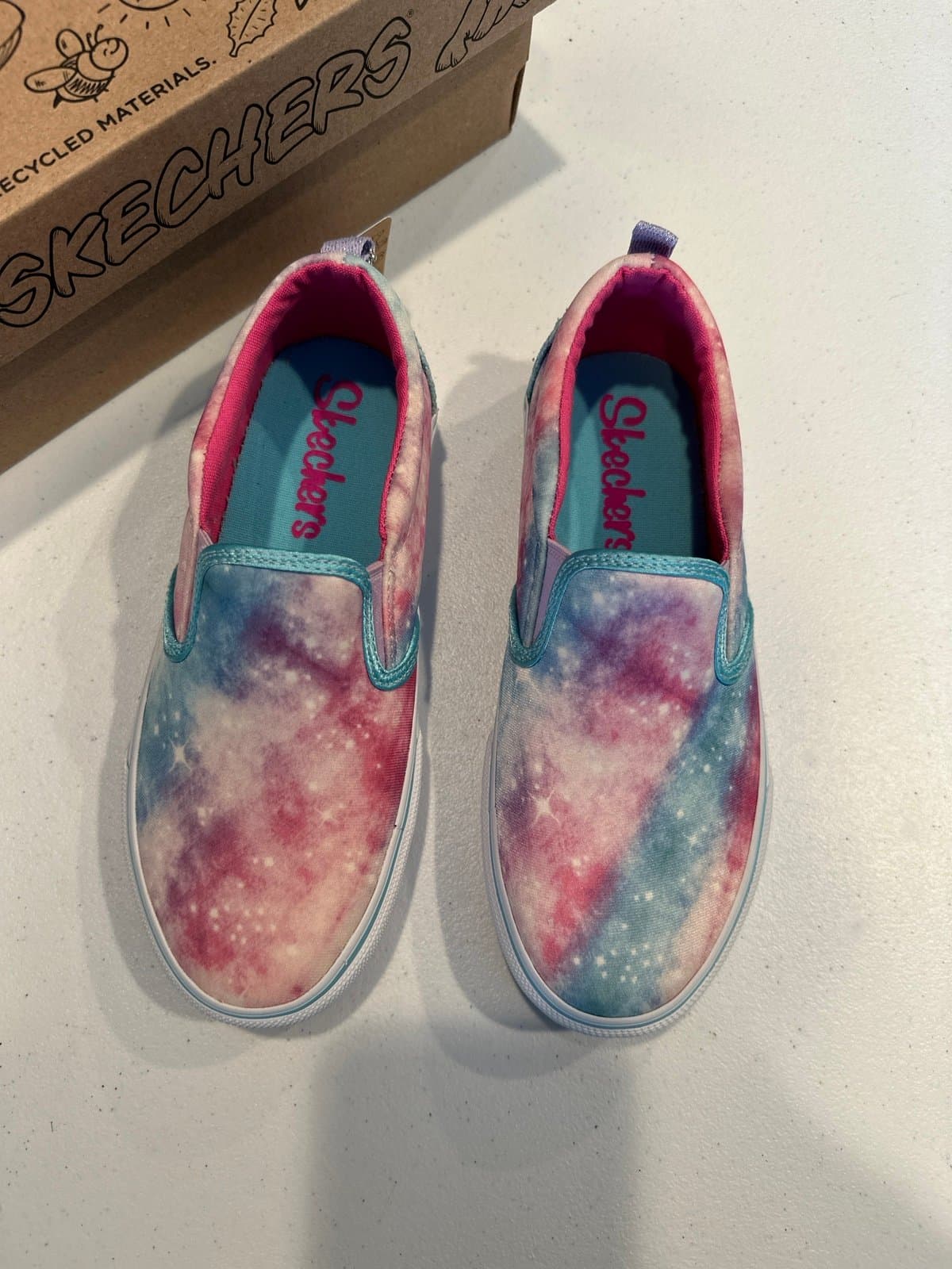 SKECHERS Girls 2 new tie dye slip on - Thumbnail 2