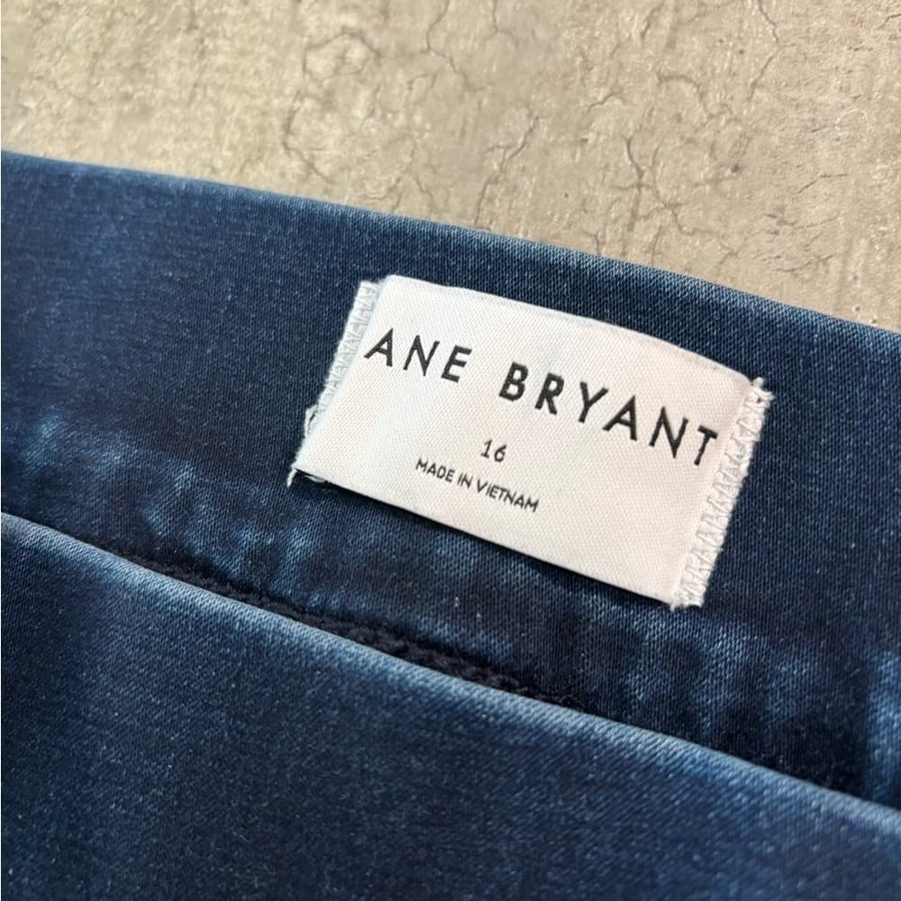 EUC Lane Bryant Pedal Jeans Size 16 - Thumbnail 2