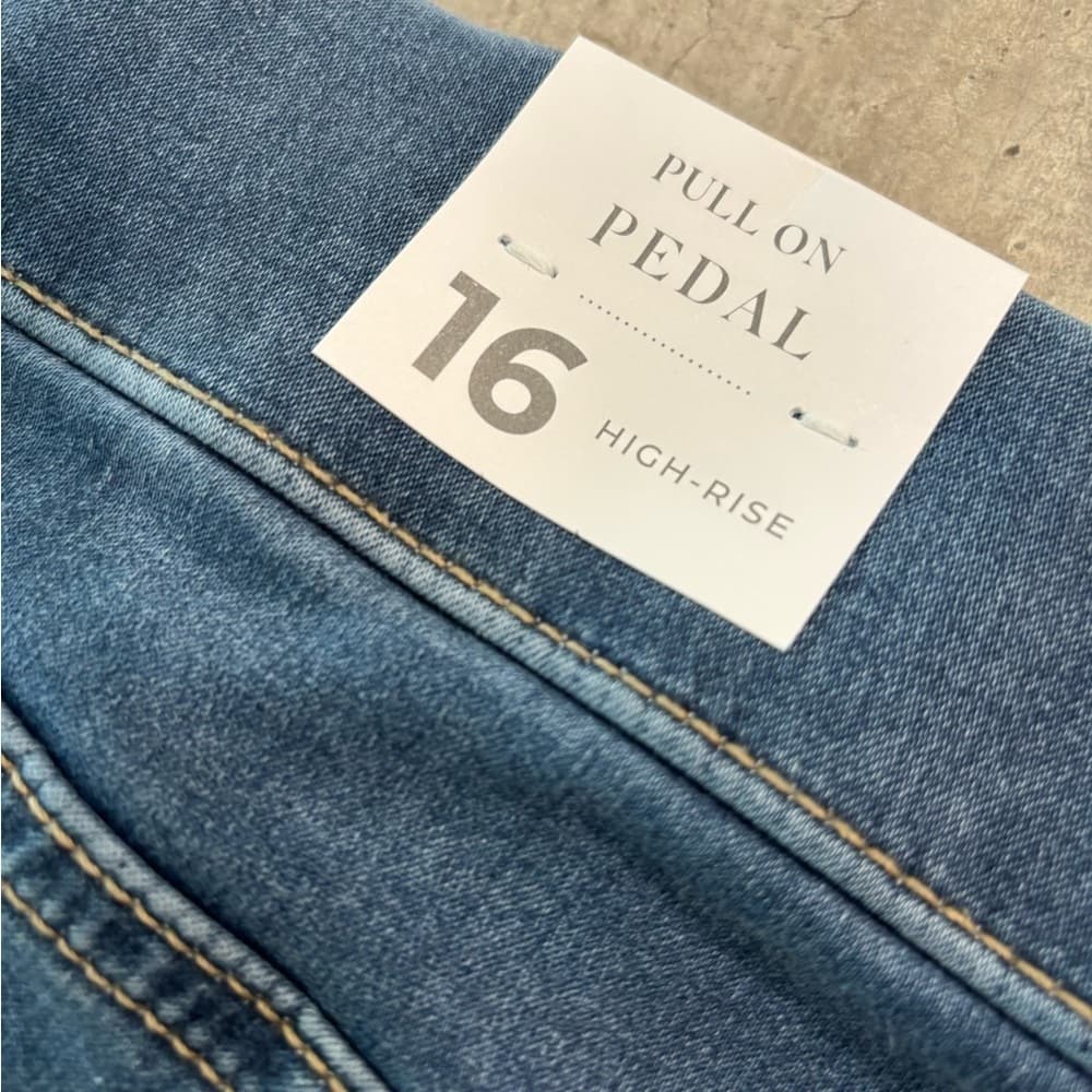 NWT Lane Bryant Light Blue High Rise Pedal Jeans Size 16 - Thumbnail 2