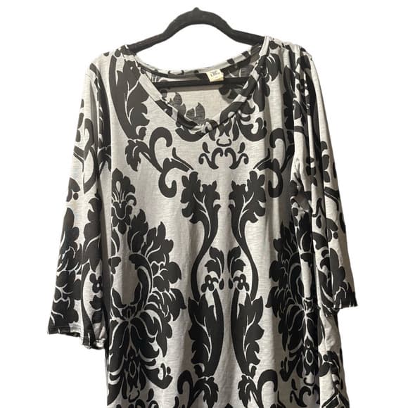 EUC Sew in Love Elegant Black and Gray Patterned Women's Top - Thumbnail 4