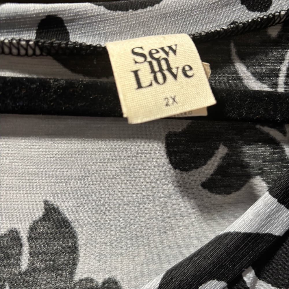 EUC Sew in Love Elegant Black and Gray Patterned Women's Top - Thumbnail 2