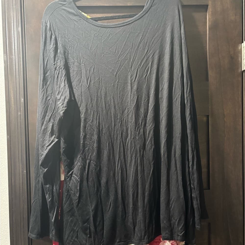 NWT Heimish USA Elegant Black and Floral Women's Top with Cross Detail on Back