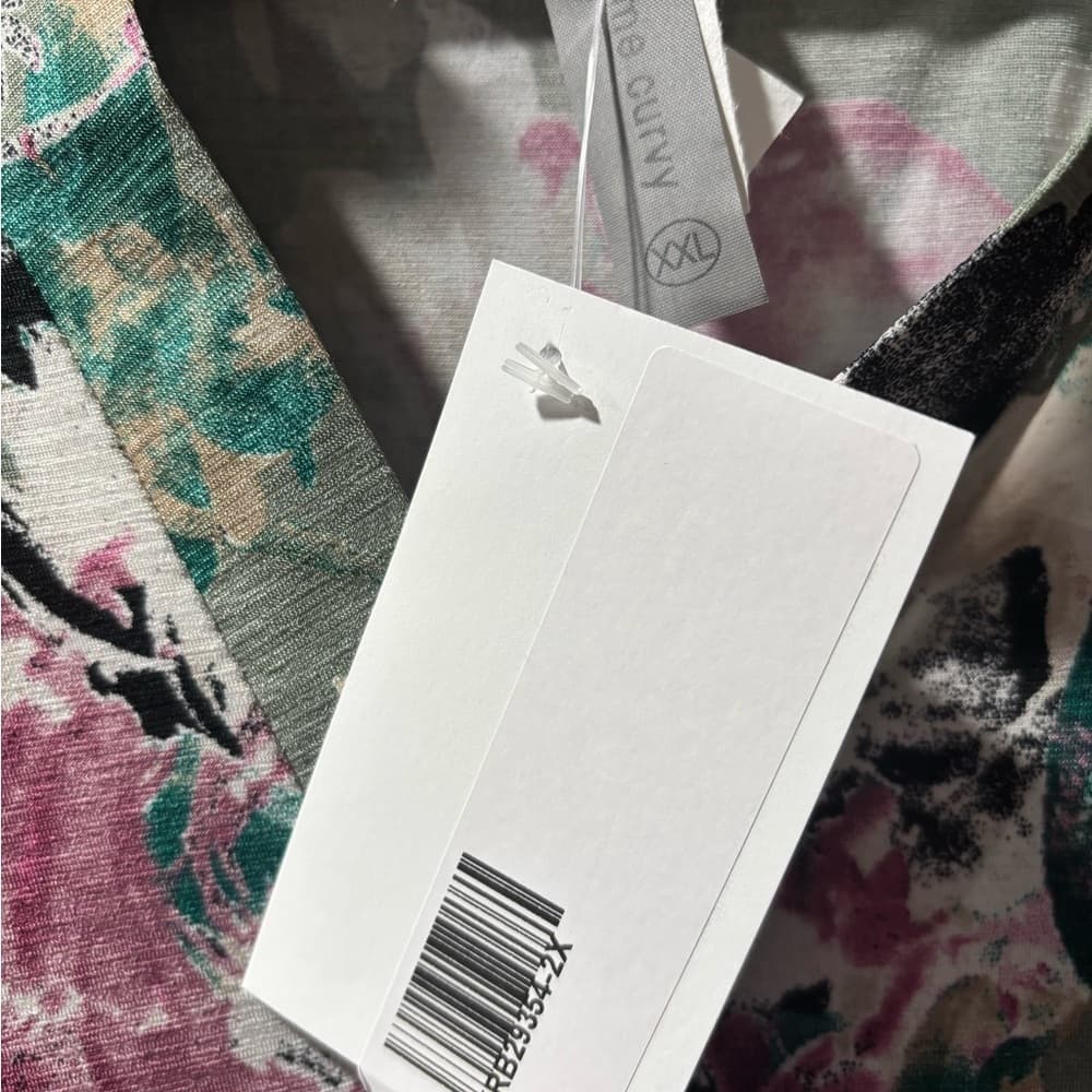 NWT Honey Me Floral Women's Top - Green and Pink