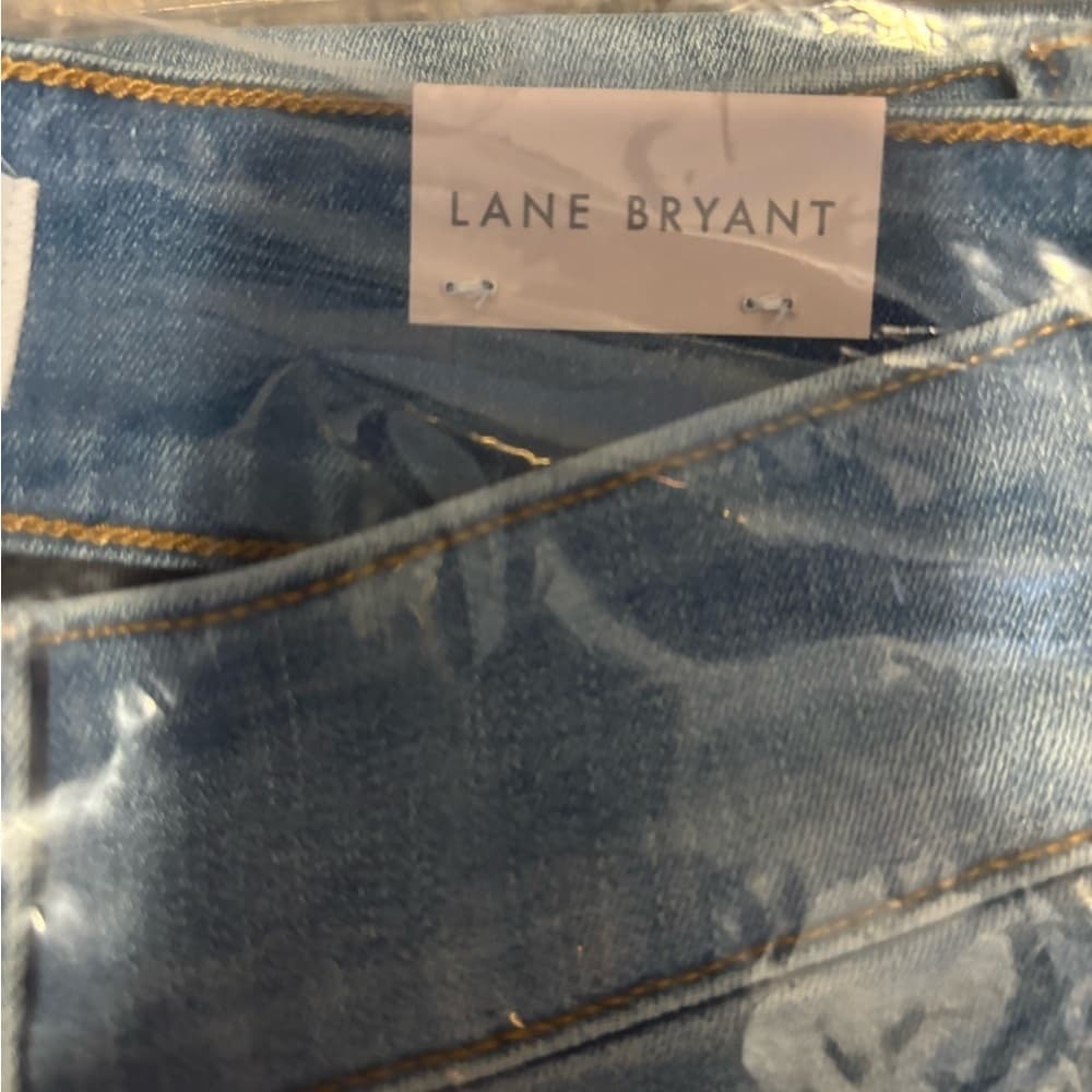 NWT Lane Bryant Double-Button, Light Wash, Petal Jeans - Thumbnail 2