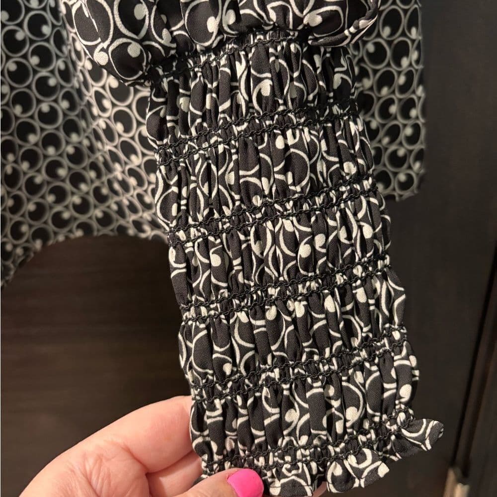 NWT Max Studio Black and White Boxy Long Sleeve Blouse - Thumbnail 2