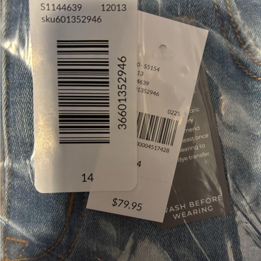 NWT Lane Bryant Double-Button, Light Wash, Petal Jeans