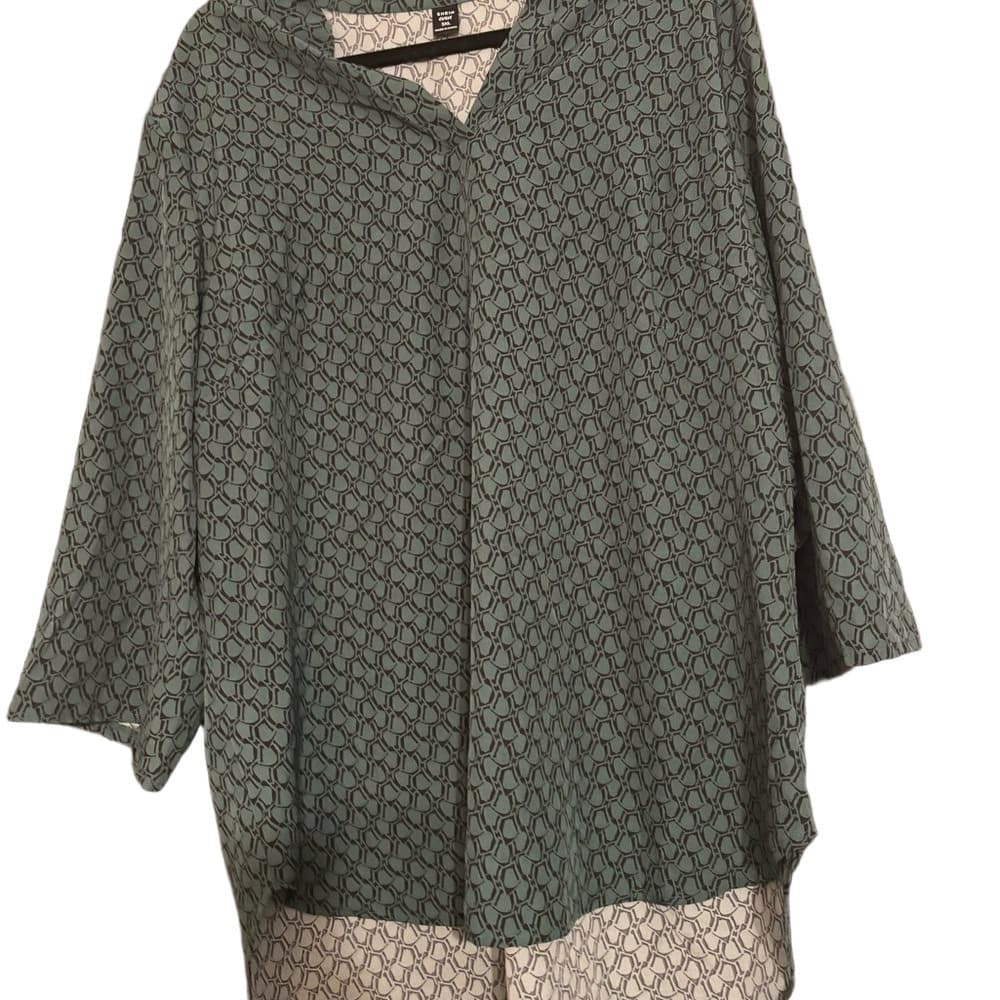 NWOT SHEIN Elegant Green Patterned Women's Top - Thumbnail 2