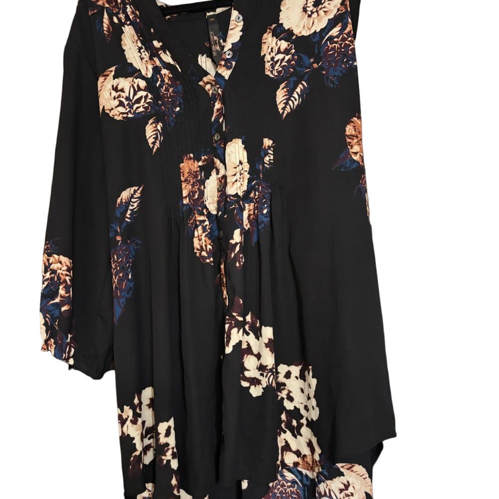 EUC Melissa McCarthy Black Floral Tunic Blouse 2x - Thumbnail 4