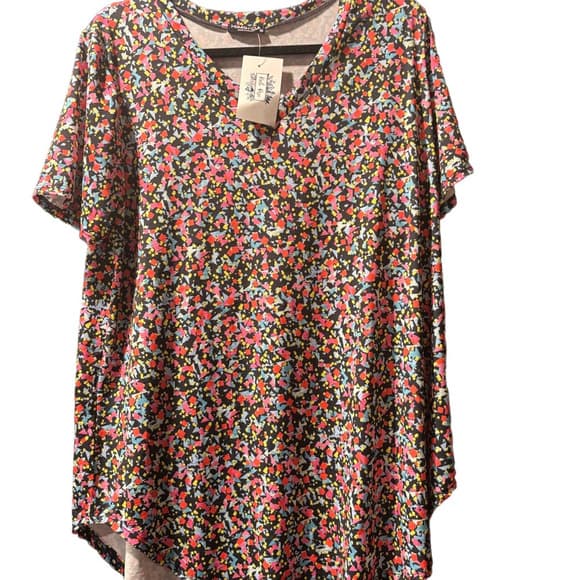 NWT Heimish USA Geometric Pattern V-Neck Women's Top - Thumbnail 3