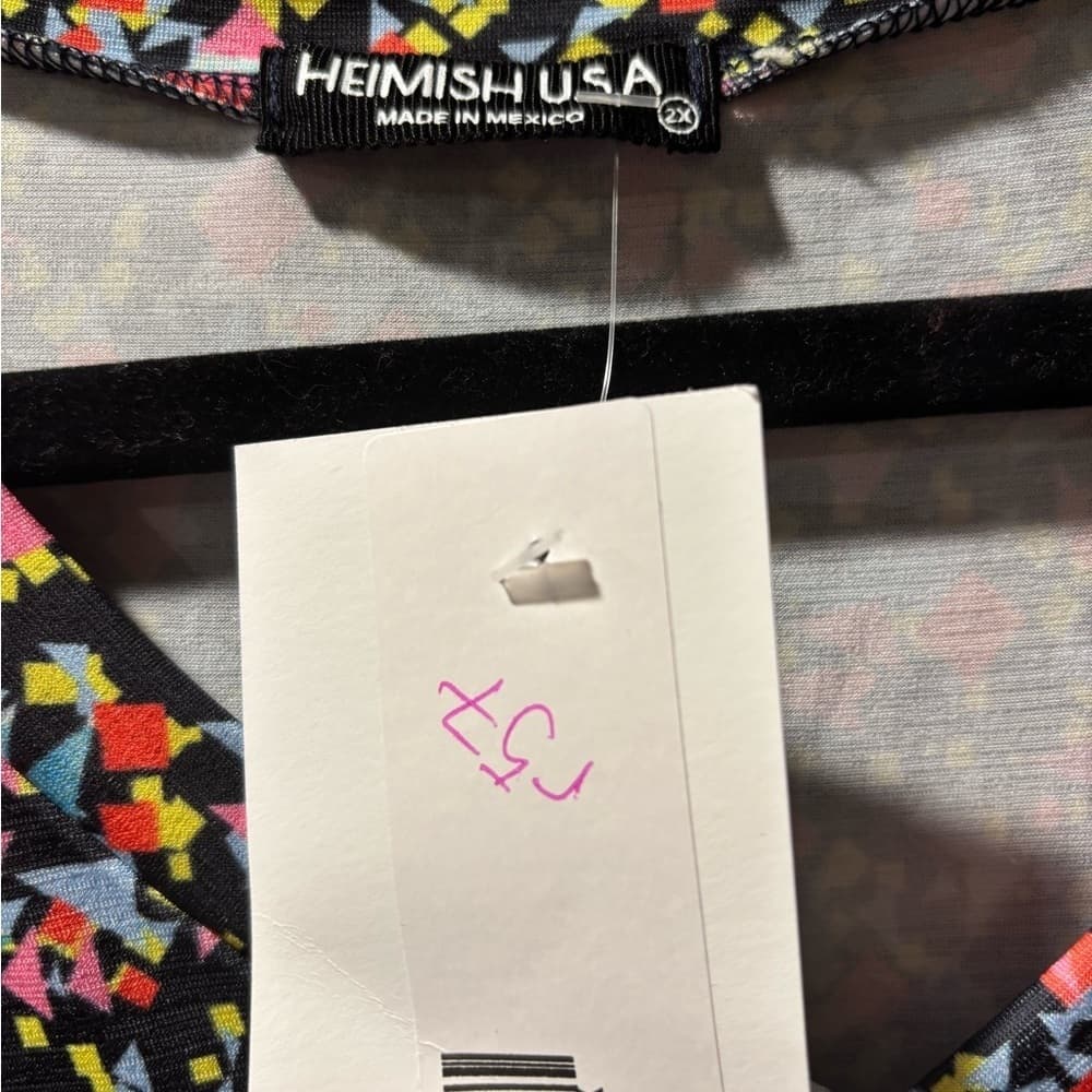 NWT Heimish USA Geometric Pattern V-Neck Women's Top