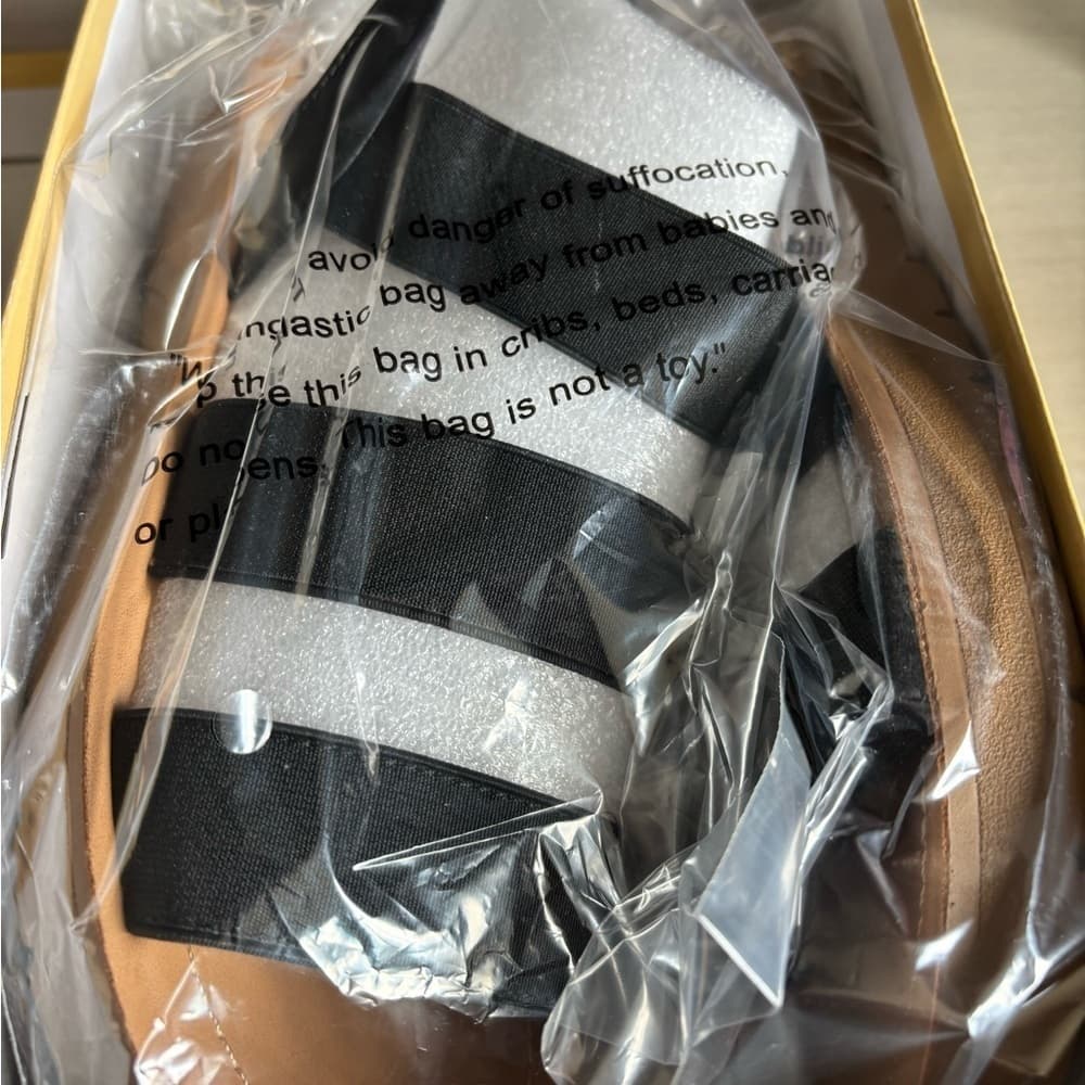 Brand New!! Soda Black Strappy Sandals - Thumbnail 2