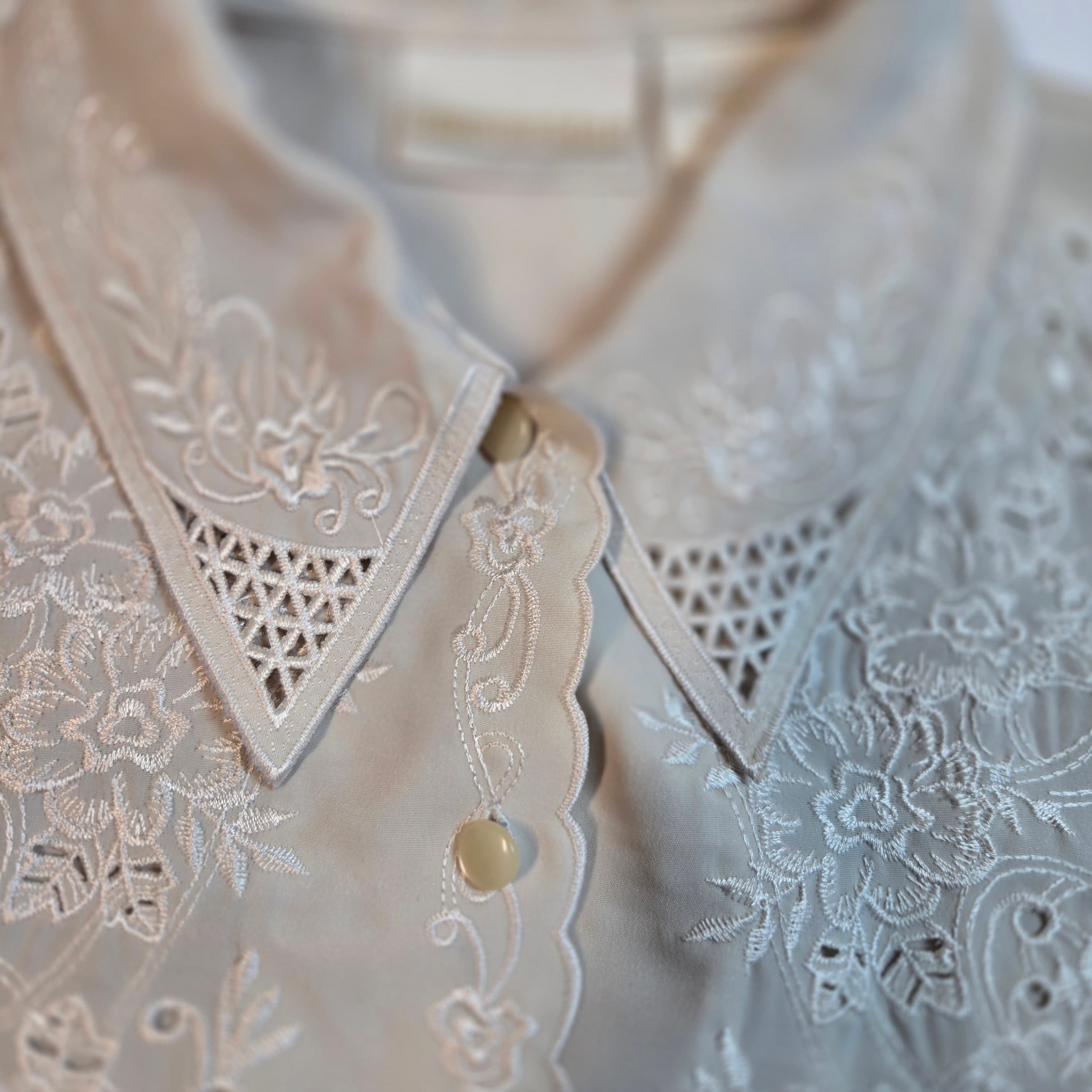Vintage Embroidered Short Sleeve Blouse with Lace Detail - Thumbnail 5