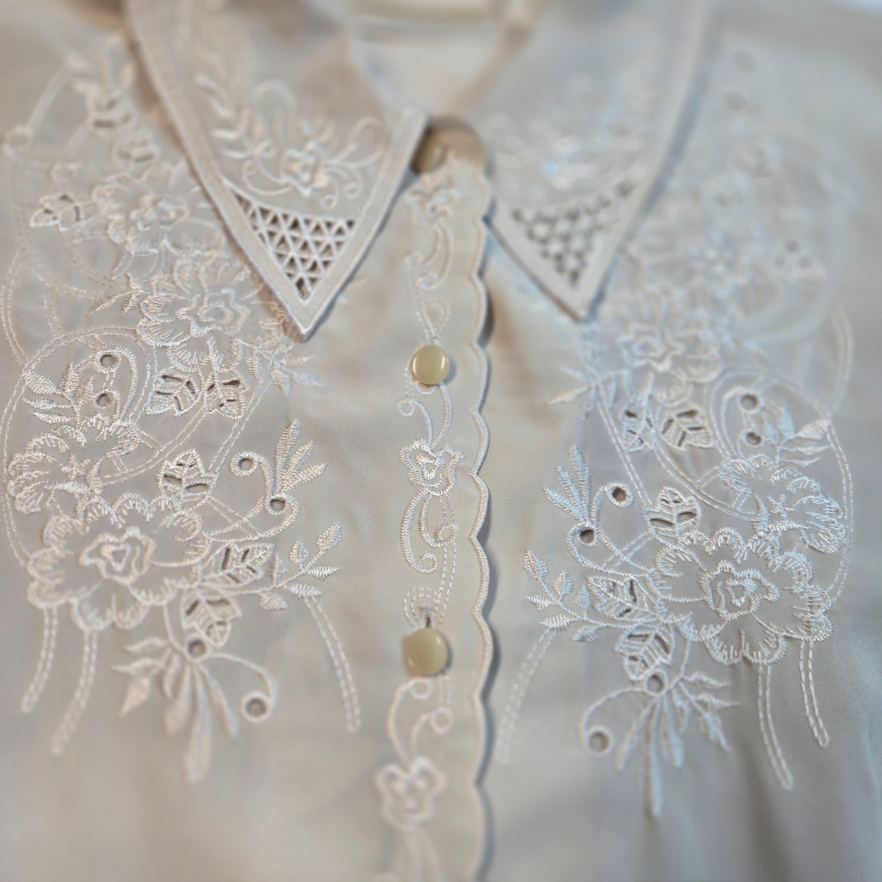 Vintage Embroidered Short Sleeve Blouse with Lace Detail - Thumbnail 7