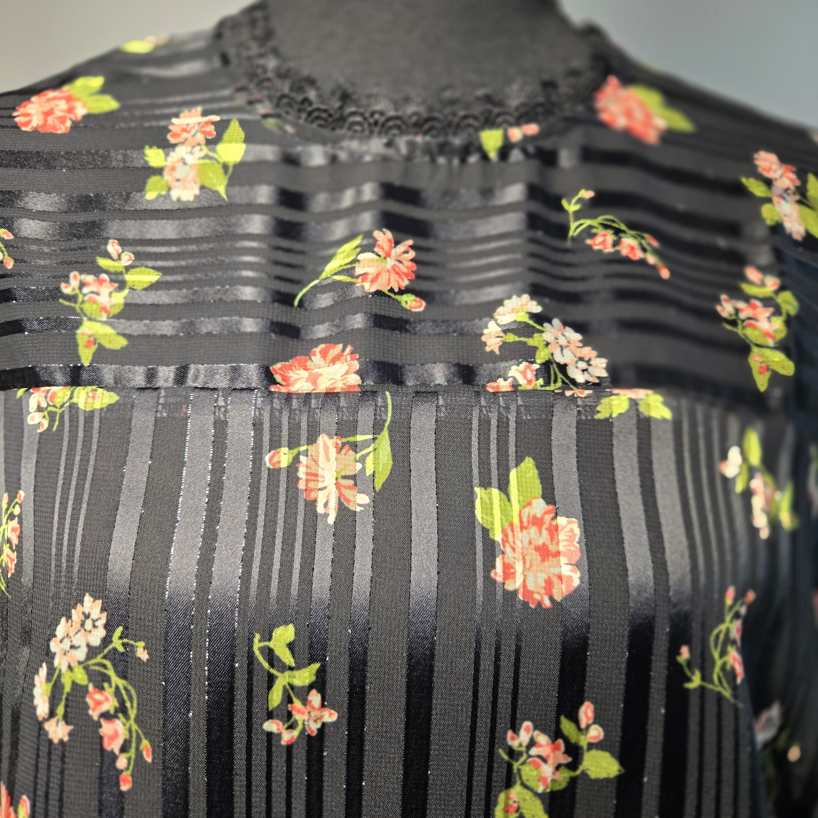 ModCloth Floral Sheer Blouse Large - Thumbnail 8