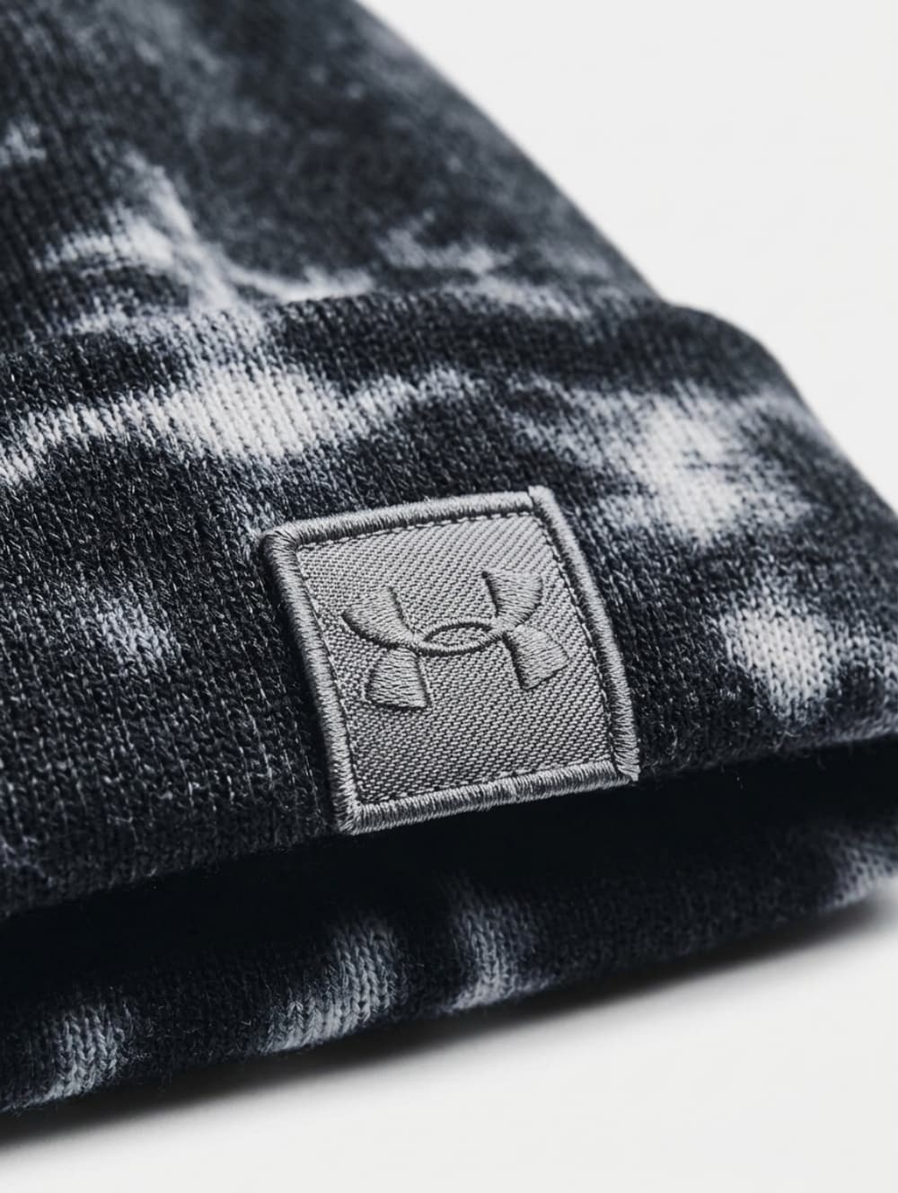 Under Armour Black & White Tie-Dye Cuffed Beanie - Thumbnail 2