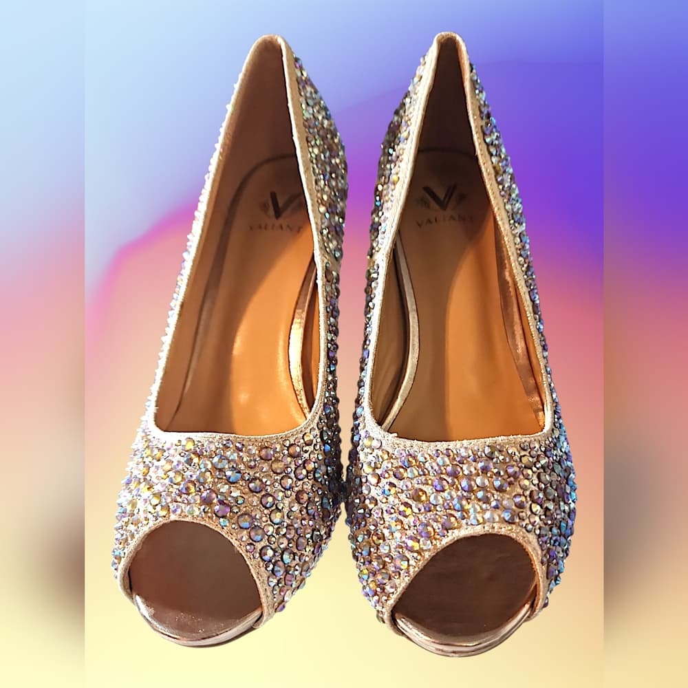 Valiant Brand Women's Glittering Peep-Toe Stiletto Heels Champagne/Gold Size 9 - Thumbnail 3