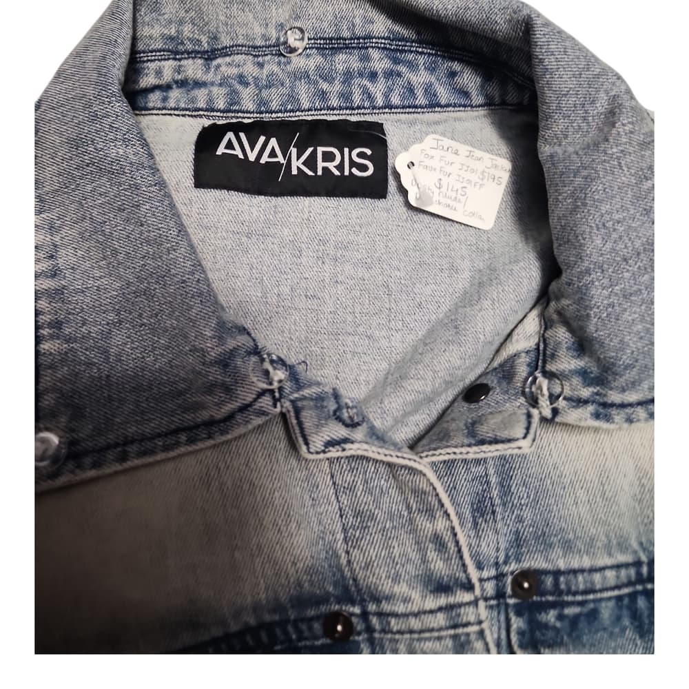 NWT Ava/Kris Stylish Denim Jacket with Distressed Details - Thumbnail 3